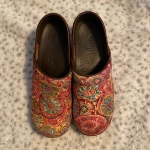 Sanita boho retro clogs